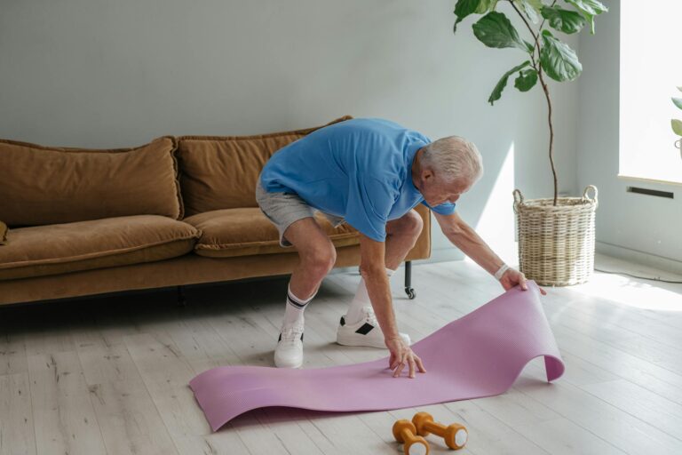 Cardio Exercises for Older Adults With Back Pain - Featured image