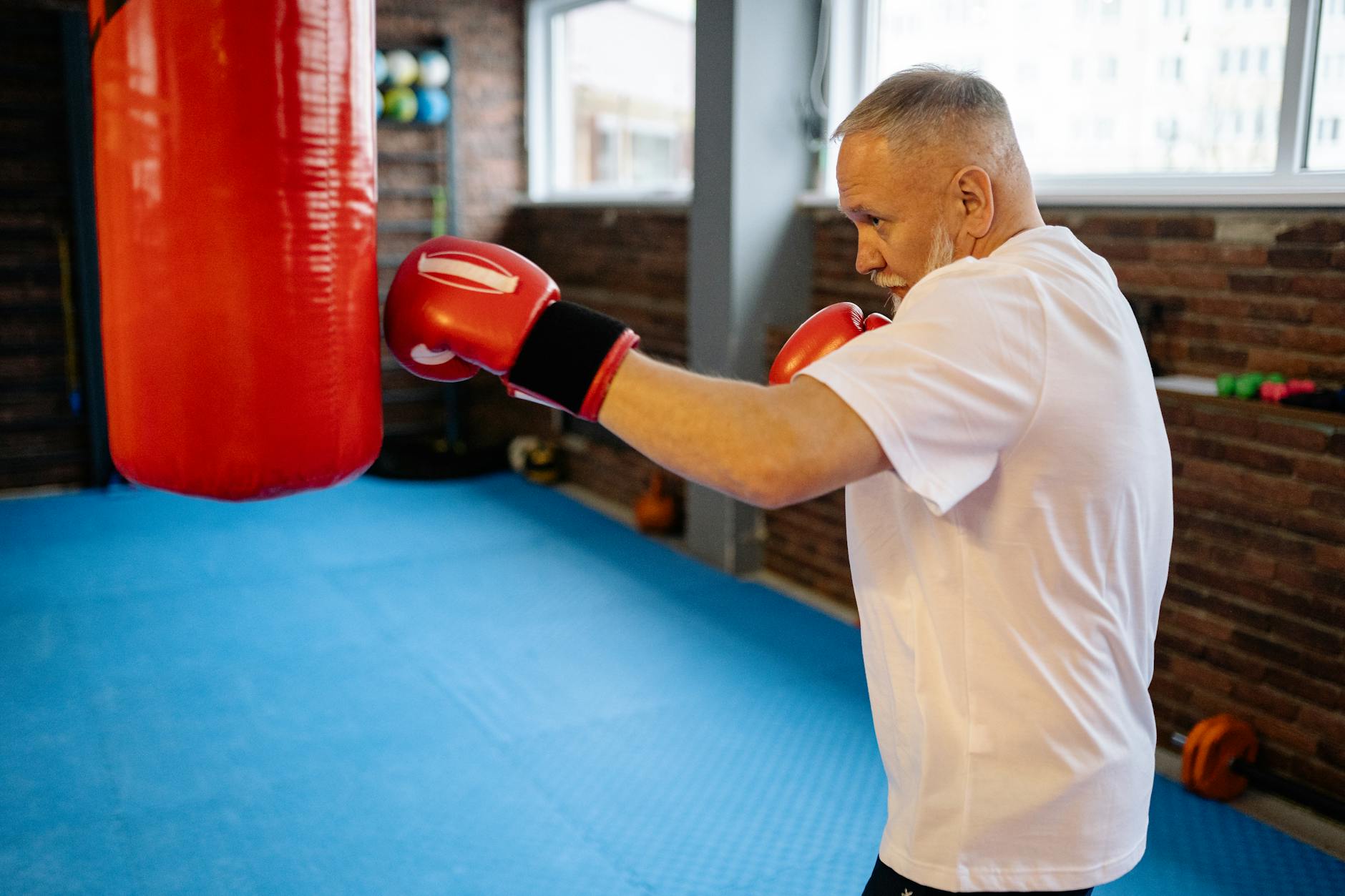How to Avoid Overtraining With Cardio as You Age - Featured image