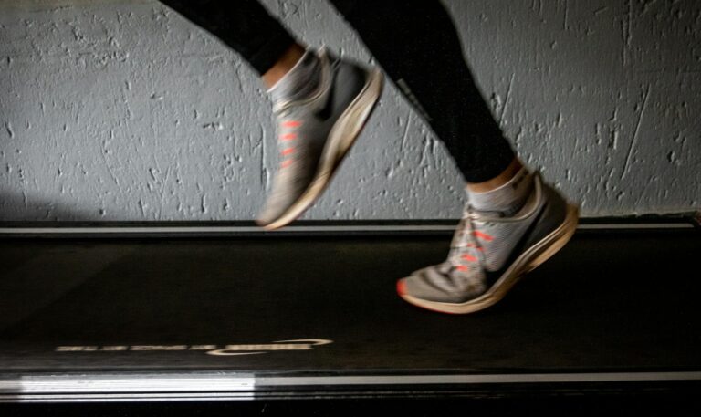 The Mental Journey of a 6-Mile Treadmill Run - Featured image
