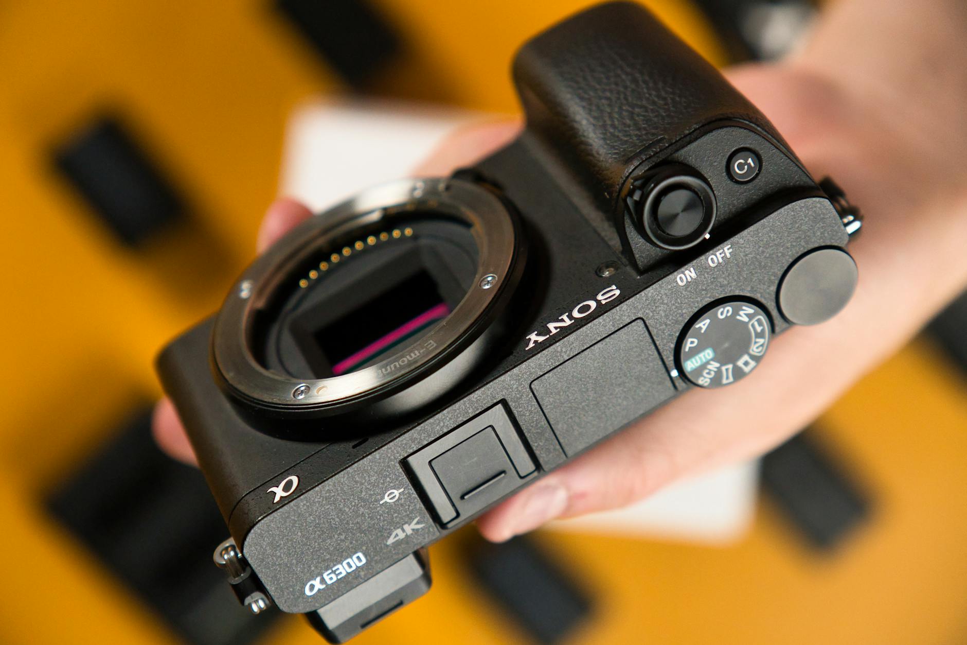 What Makes Lightweight Race-Day Shoes Different from Standard Training Shoes?