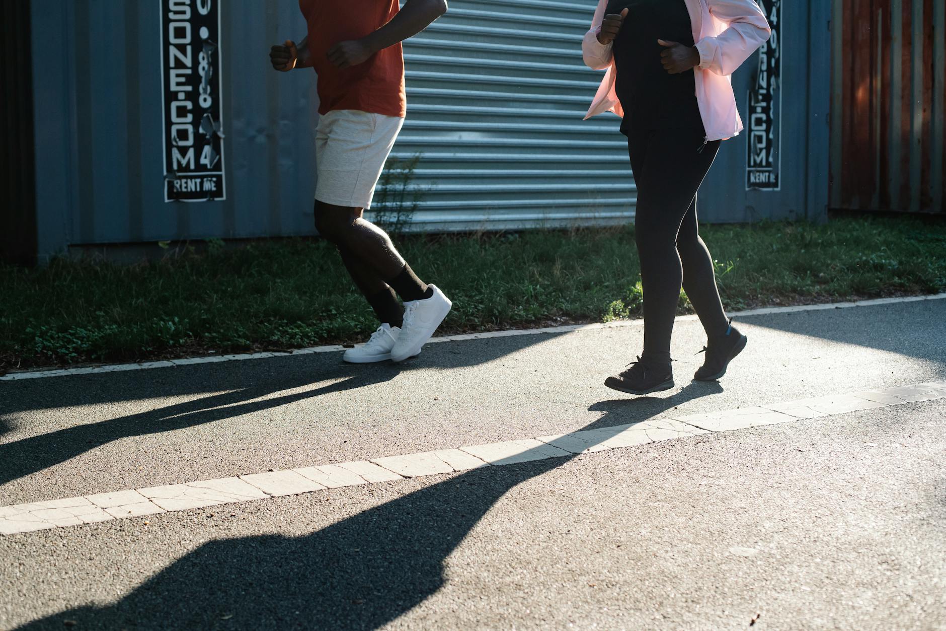 Why Do Outside Runs Feel More Forgiving Than Treadmill Workouts?