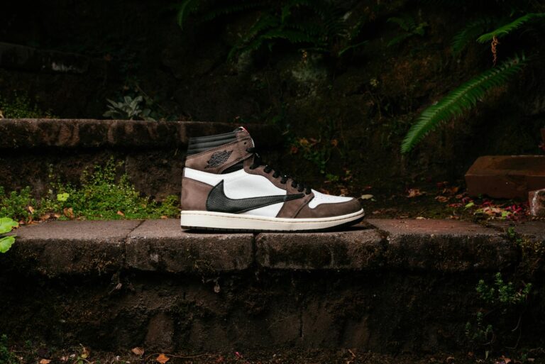 Why Some Shoes Feel Faster Outside but Sluggish on a Treadmill - Featured image