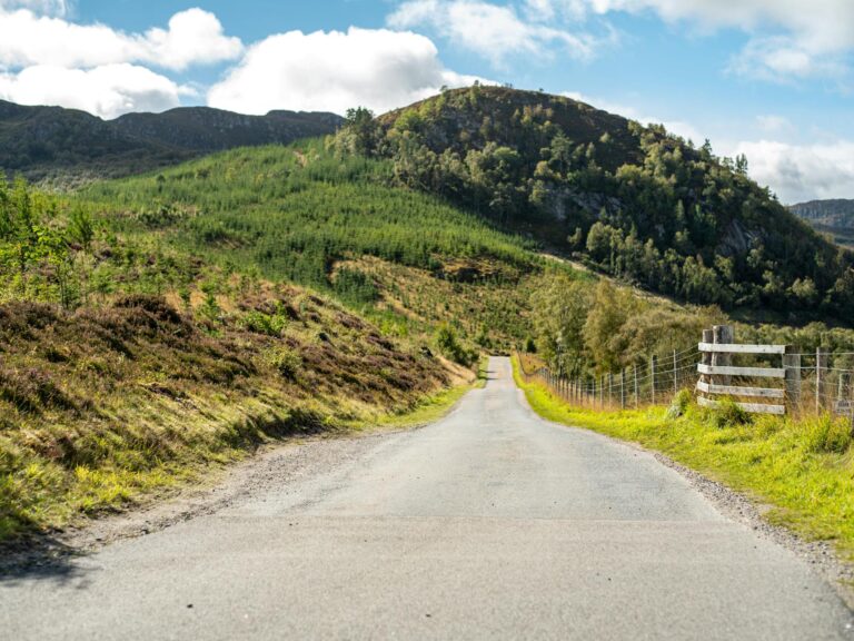 Why Your Favorite Road Shoes May Fail on Long Indoor Runs - Featured image