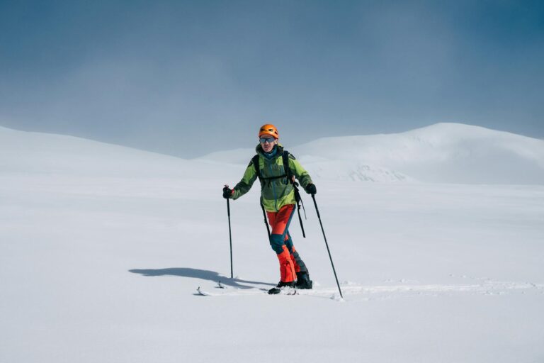Skiing With Friends vs Solo: Intensity Differences - Featured image