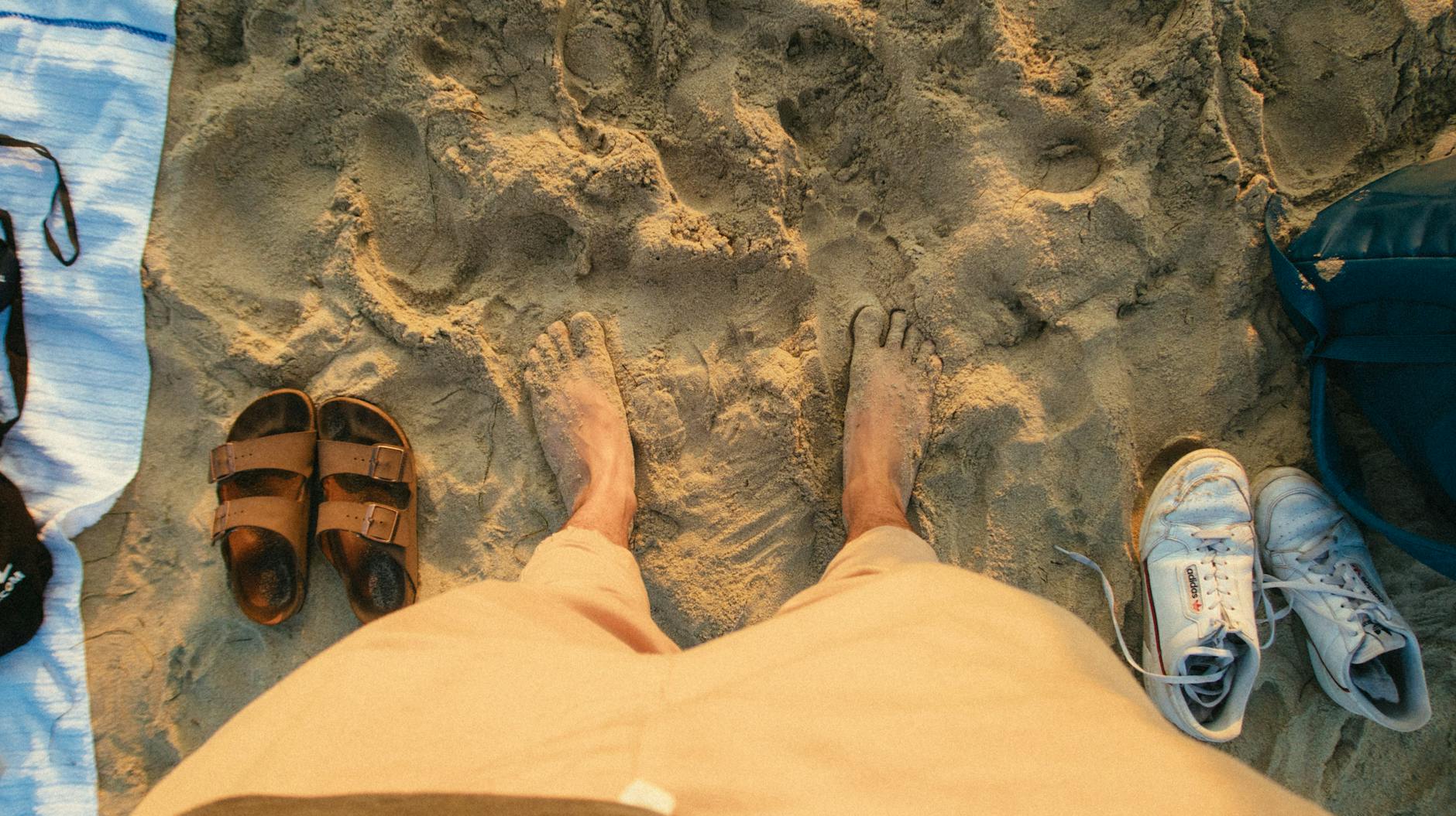 Best Walking Shoes for Narrow Feet - Featured image