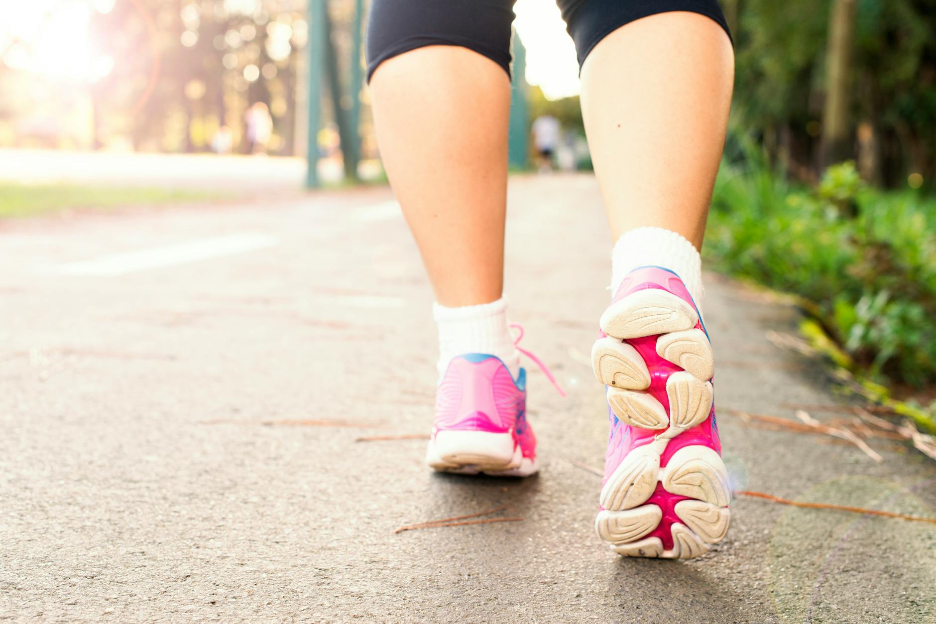 Best Walking Shoes for Urban Walking and City Streets - Featured image