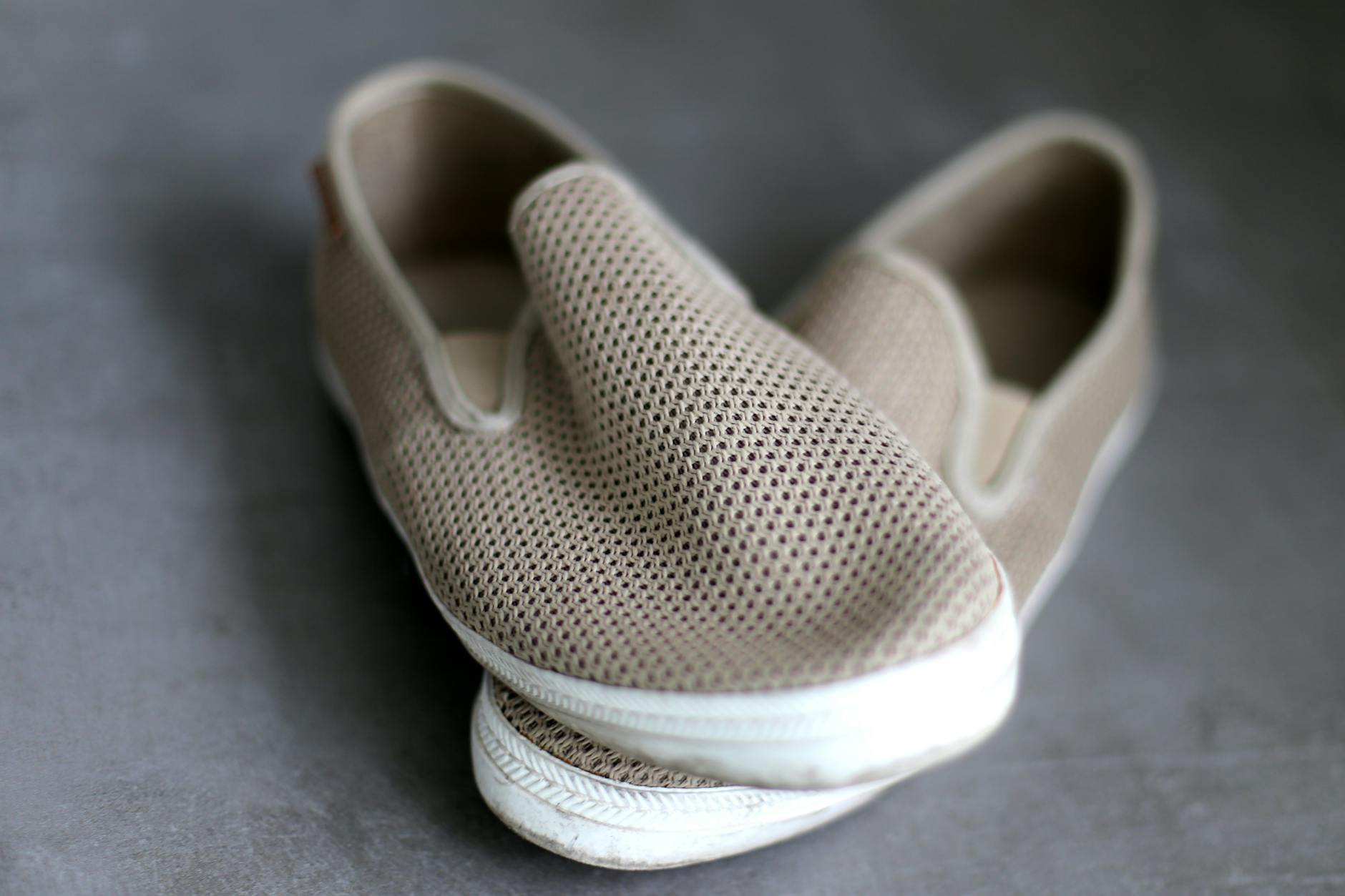 Breathable Walking Shoes for Hot Summer Walks - Featured image