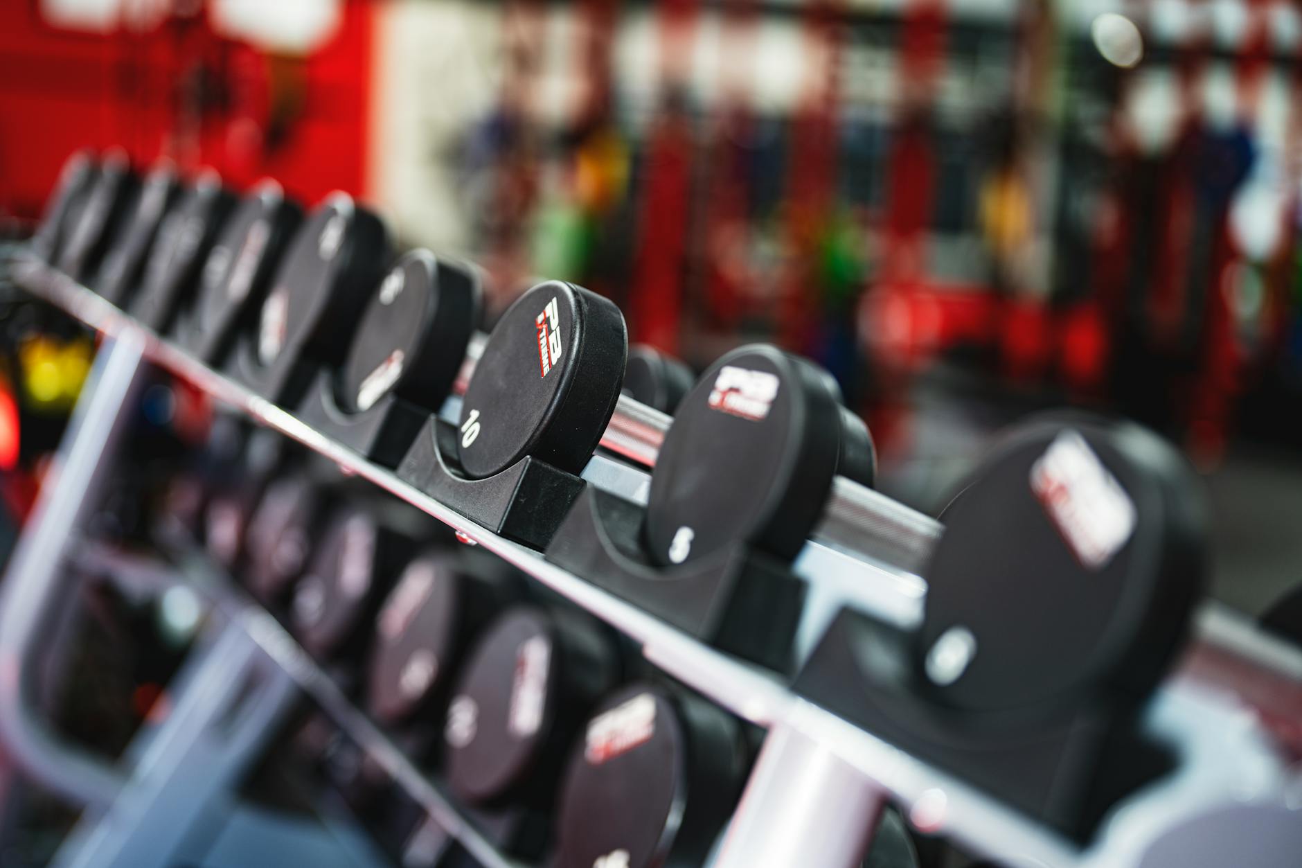 Fixed Weight vs. Adjustable Dumbbells — Which Makes Sense for Runners?