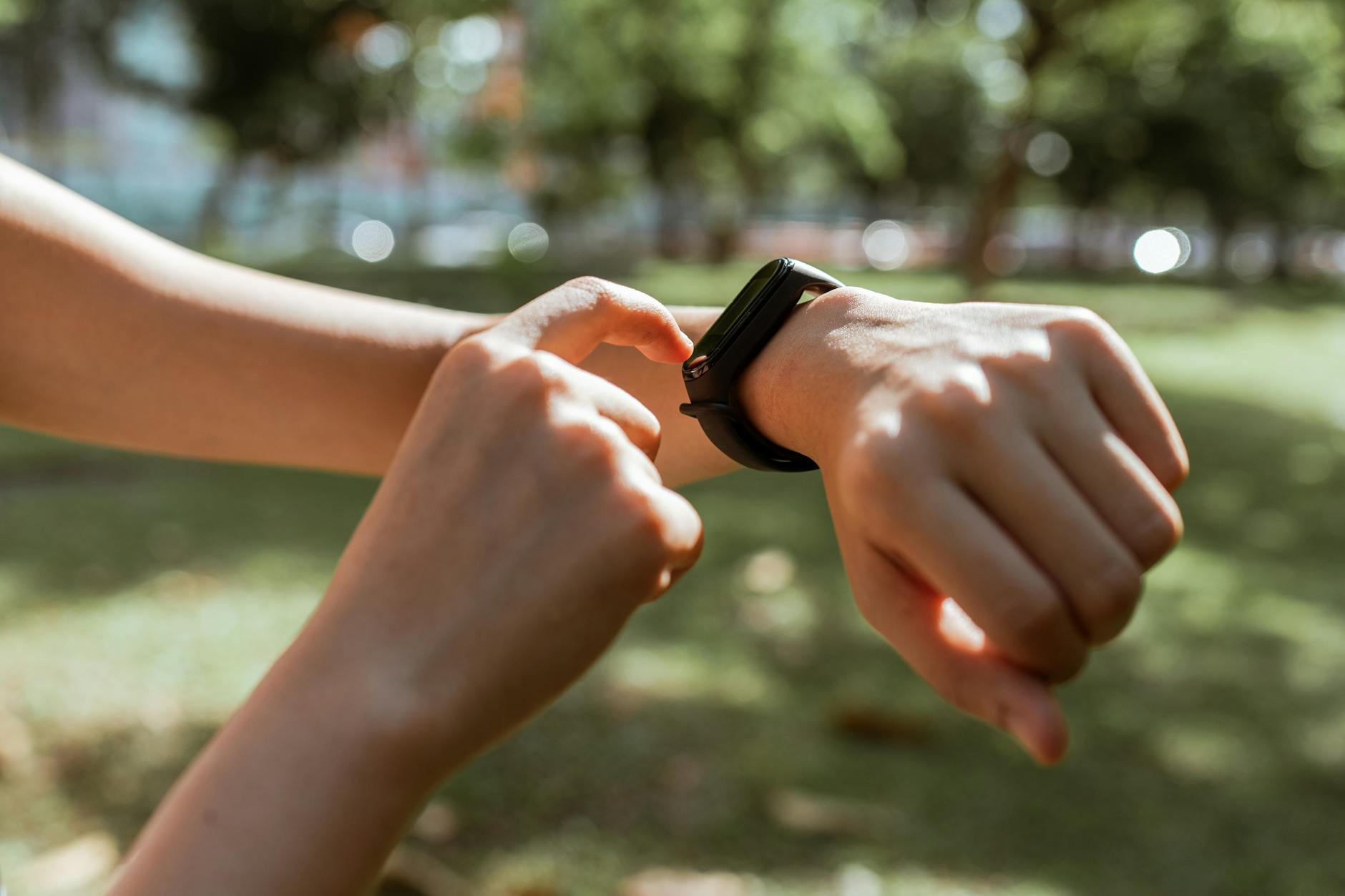 How Fitness Trackers Are Changing Cardiovascular Health Monitoring for Runners