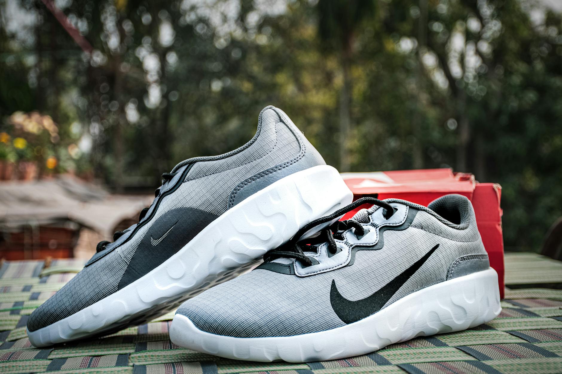 Lightweight Shoes That Perform Well on Long Runs - Featured image