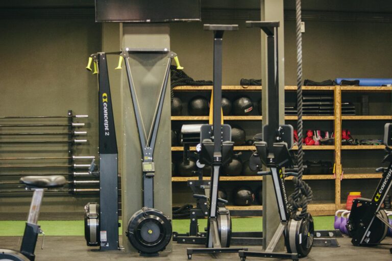 The Best Rowing Machine Workouts for Beginners - Featured image