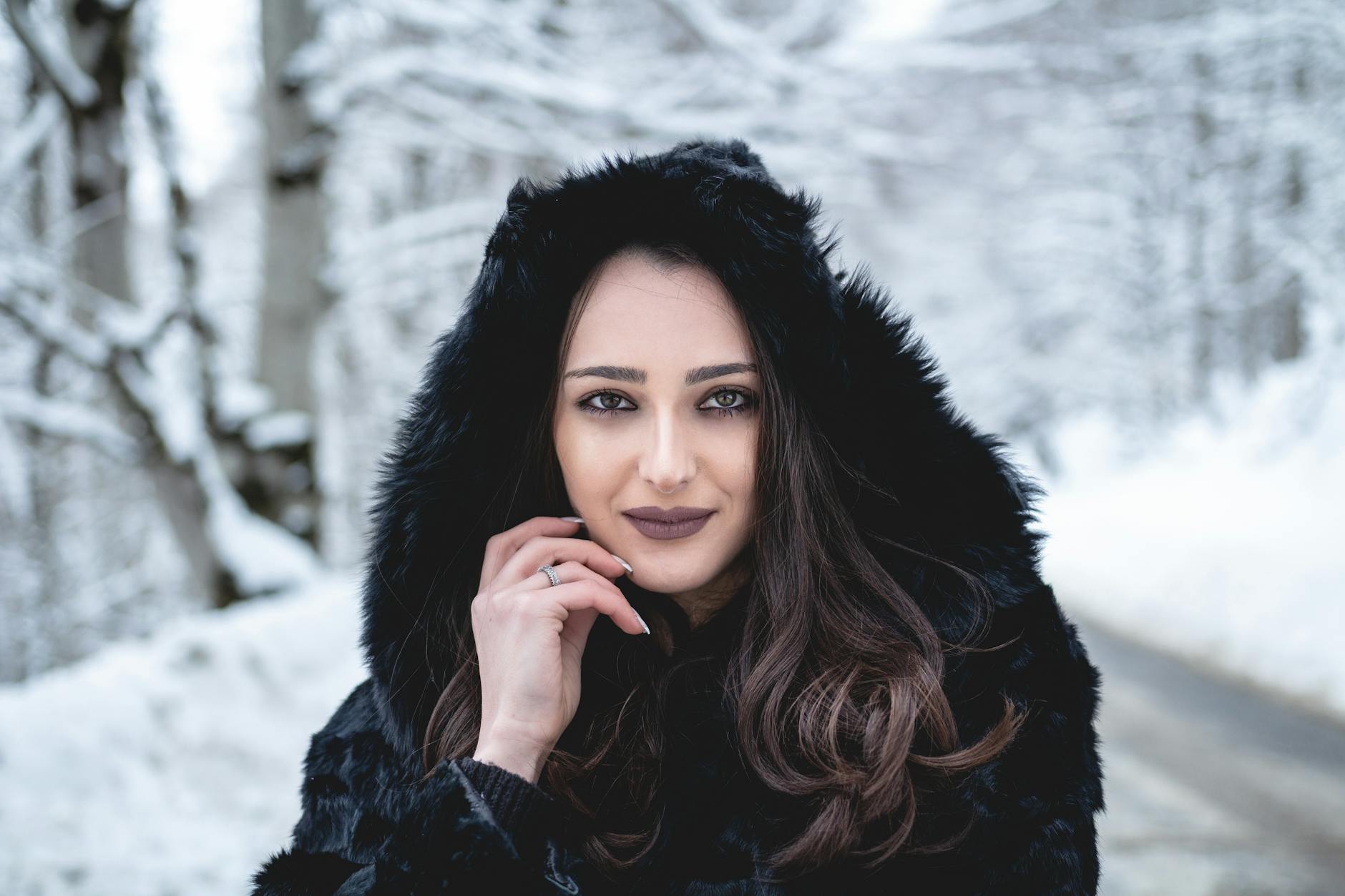 What Makes a Winter Running Shoe Grip Snow Better Than a Standard Trainer?