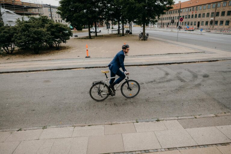 Active Commuting: Turning Travel into Fitness - Featured image