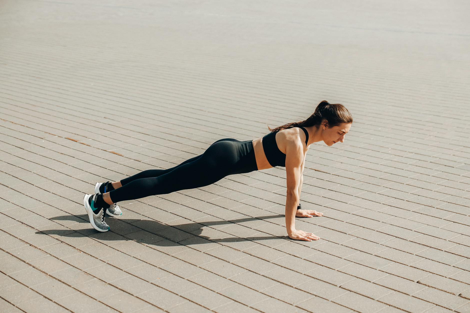 Bodyweight Exercises That Elevate Your Heart Rate - Featured image