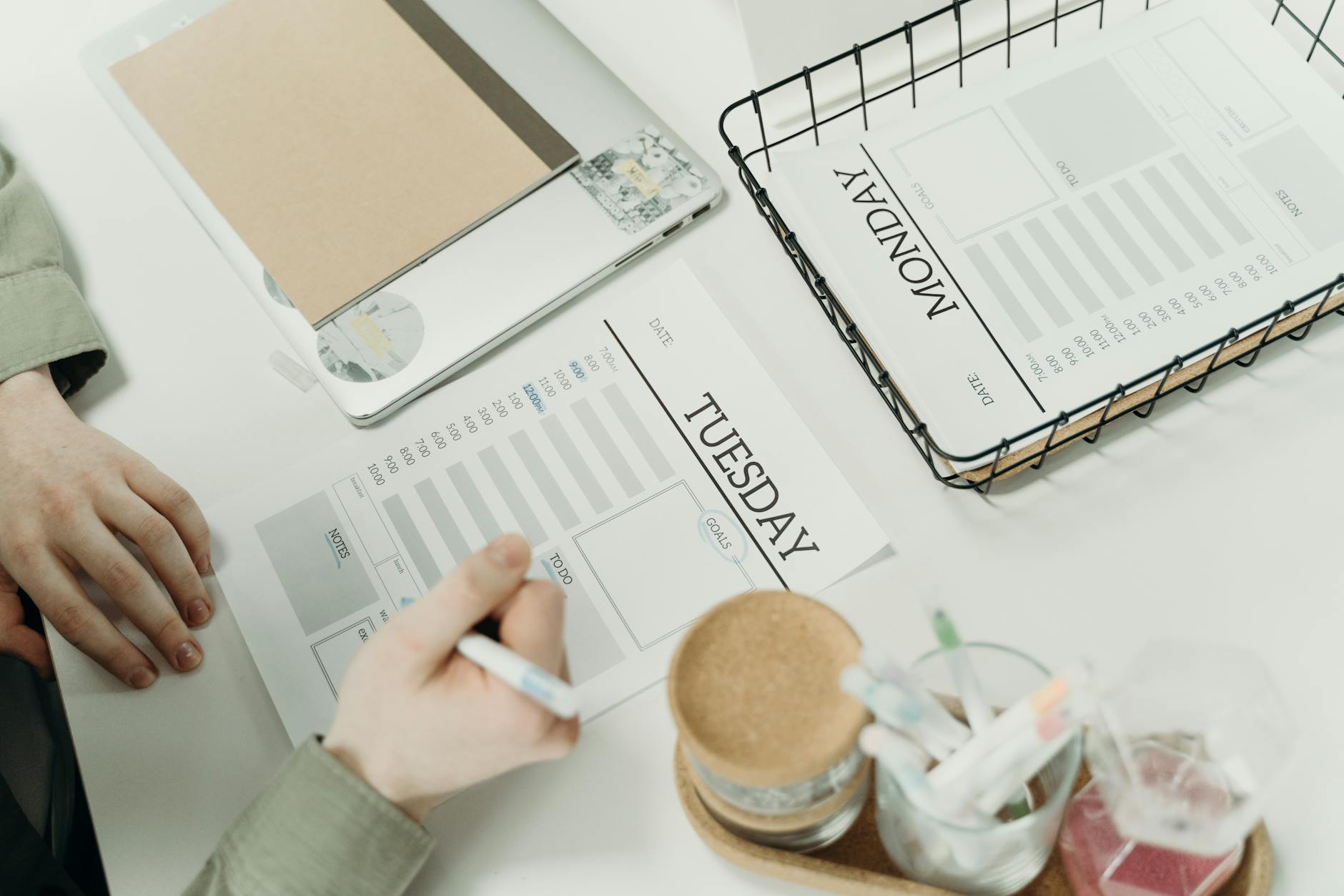 Designing Your Weekly Schedule Around the 3-2-1 Framework