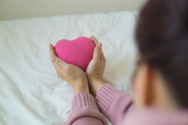Behind Real Reason Your Heart Rate Won't Come Down at Night - Featured image
