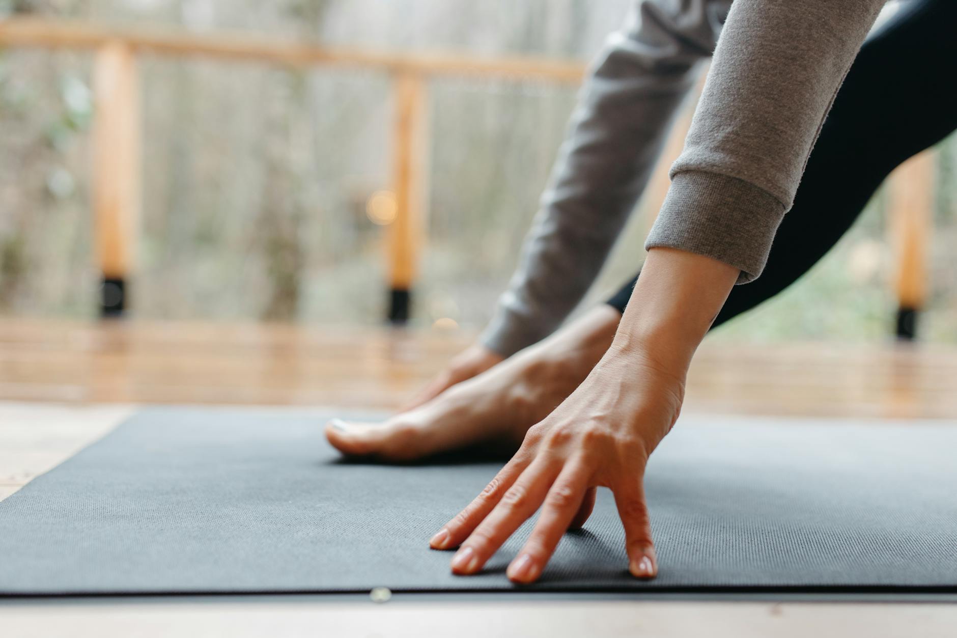 How Does Pilates Address the Postural Problems That Harm Running Form?