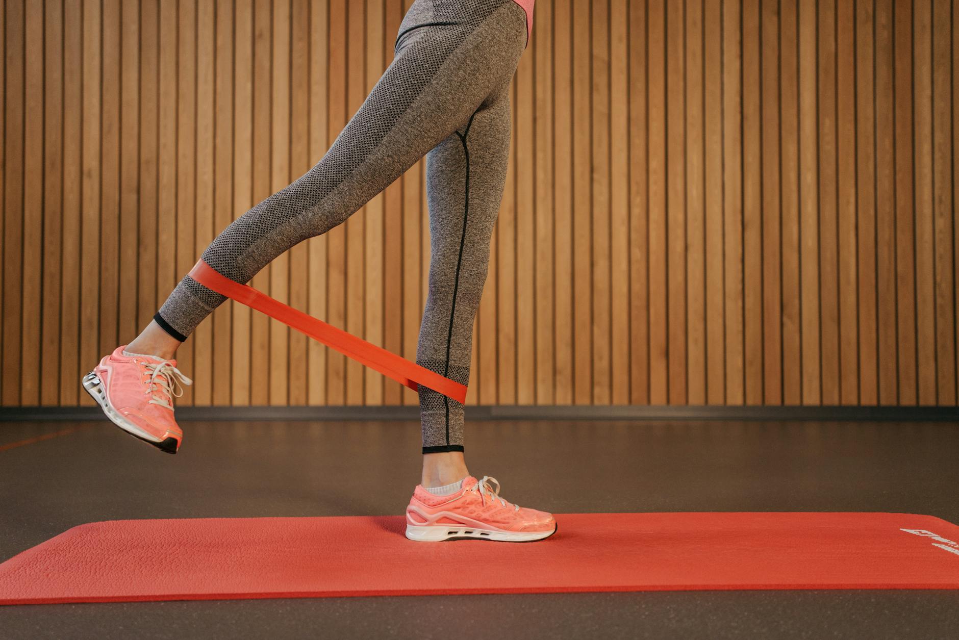 Overstriding and Braking—Why Overcontrol Hurts Your Knees