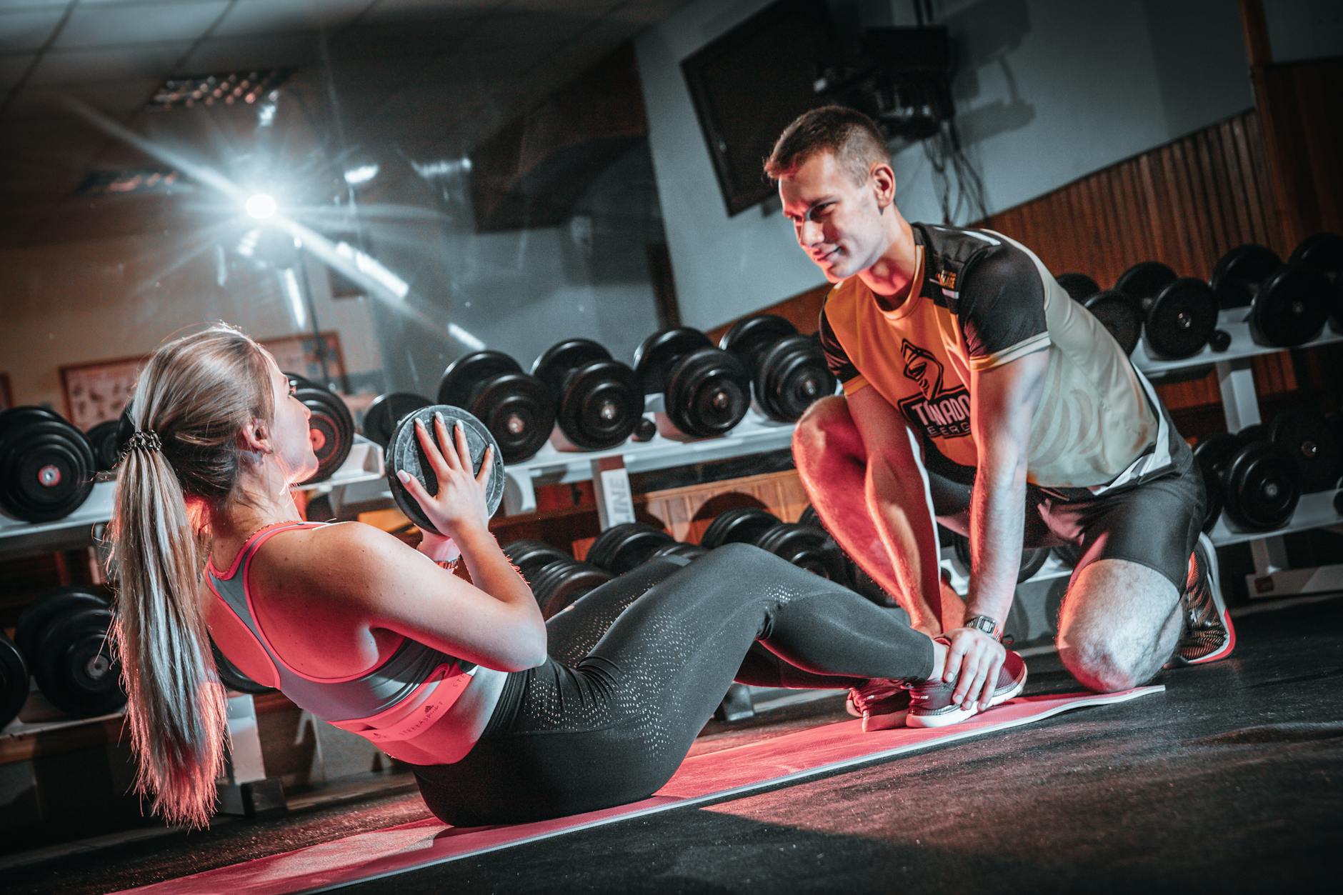 THE DIFFERENCE BETWEEN CUES THAT WORK FOR SPEED VERSUS CUES THAT WORK FOR INJURY PREVENTION