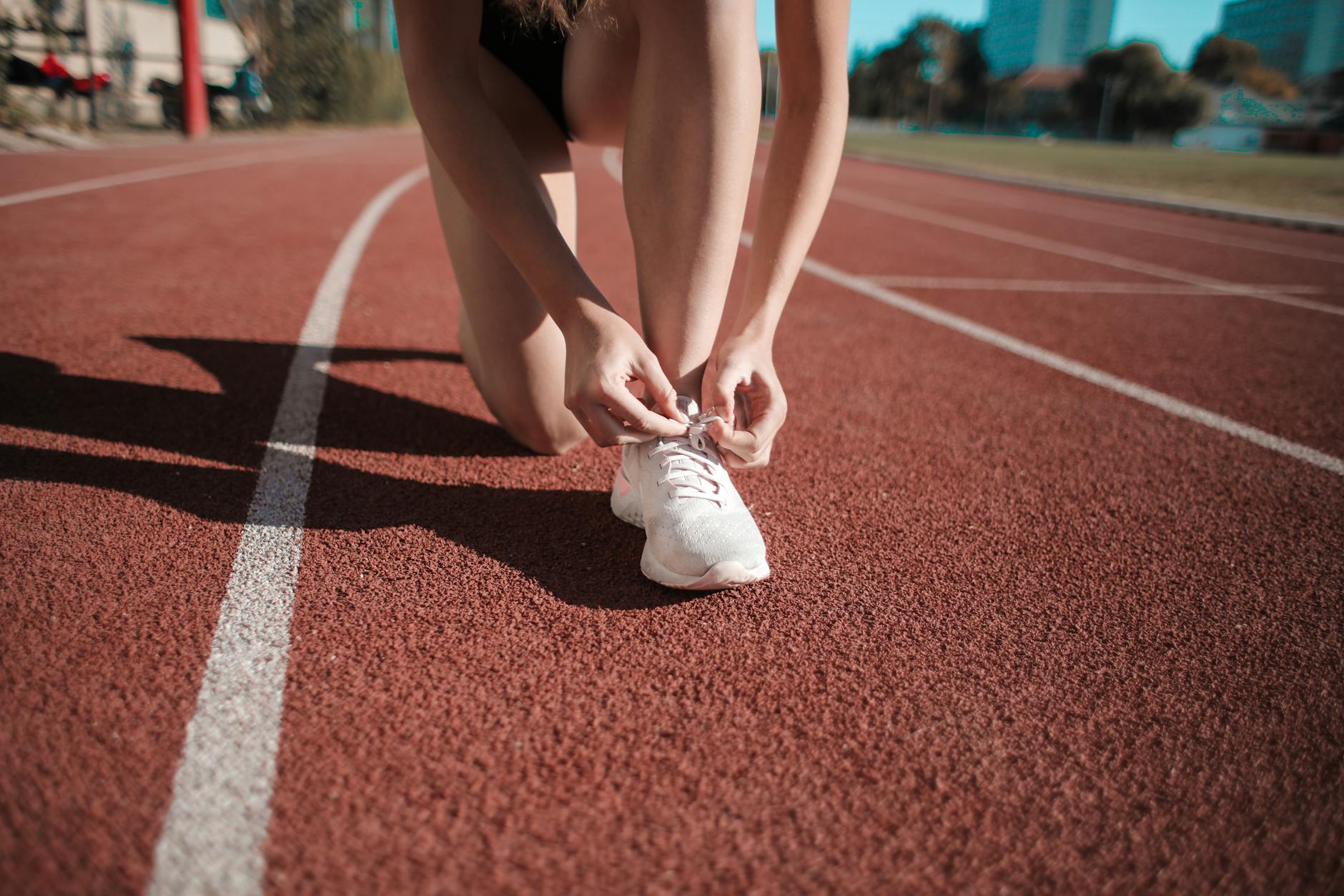 What Pre-Run Preparation Do Elite Athletes Perform Before Morning Sessions?