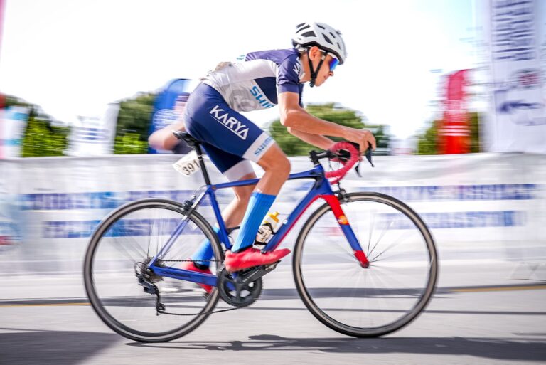 Bicycling: How It Earns Intensity Minutes Mostly in the Moderate Zone - Featured image