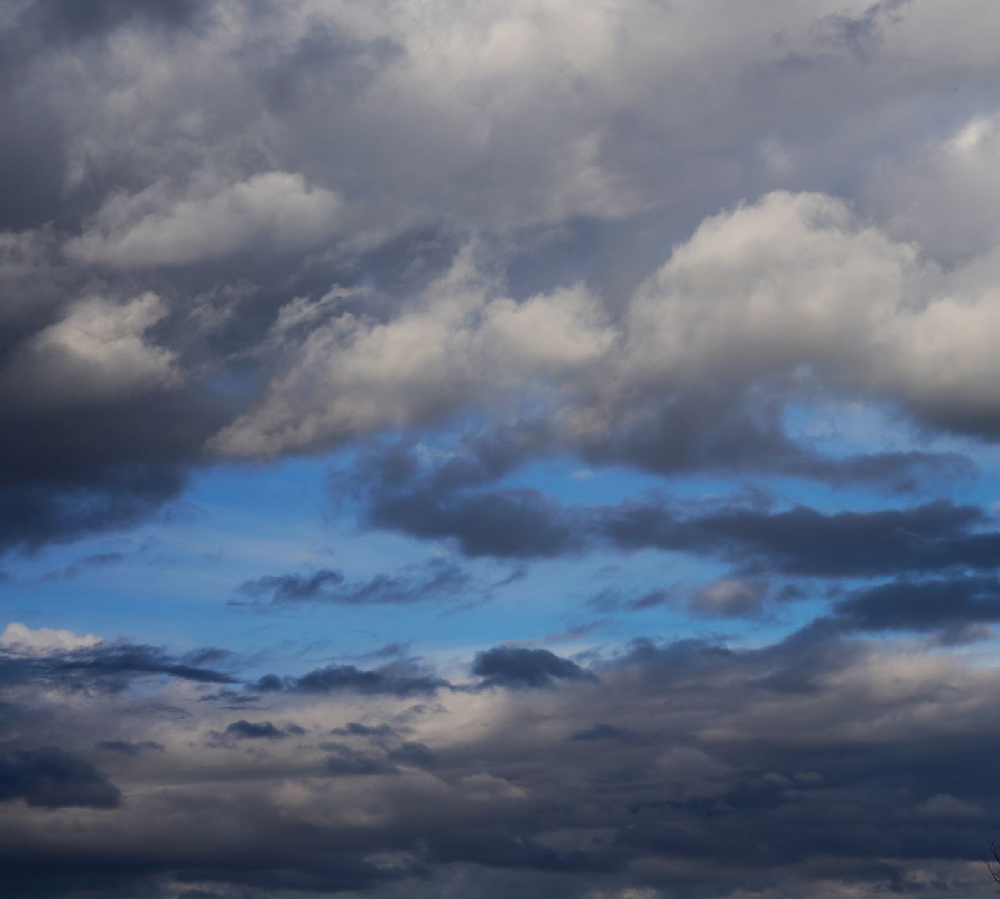 CROSSWINDS AND GUSTS ADD UNPREDICTABLE COMPLEXITY