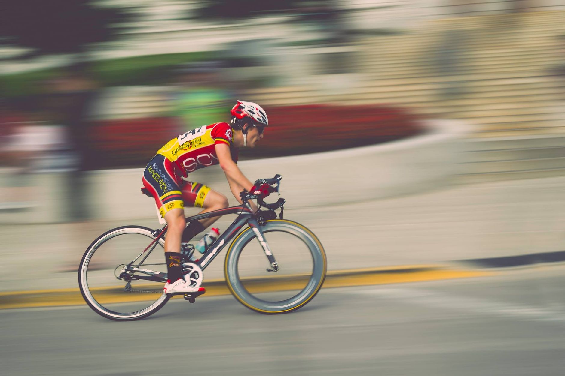 Cycling: How Effort, Not Distance, Drives Intensity Minutes - Featured image