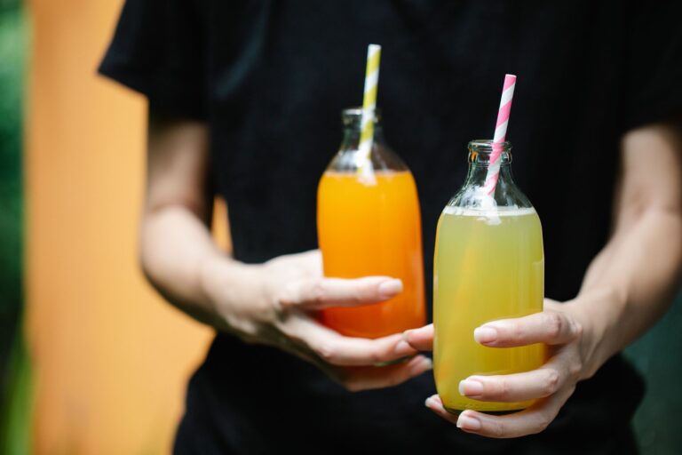Handheld Bottles for Short Outings - Featured image