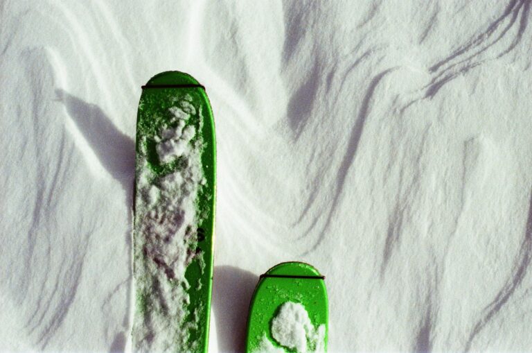 How Skiing Mixes Bursts of Vigorous Effort With Rest - Featured image