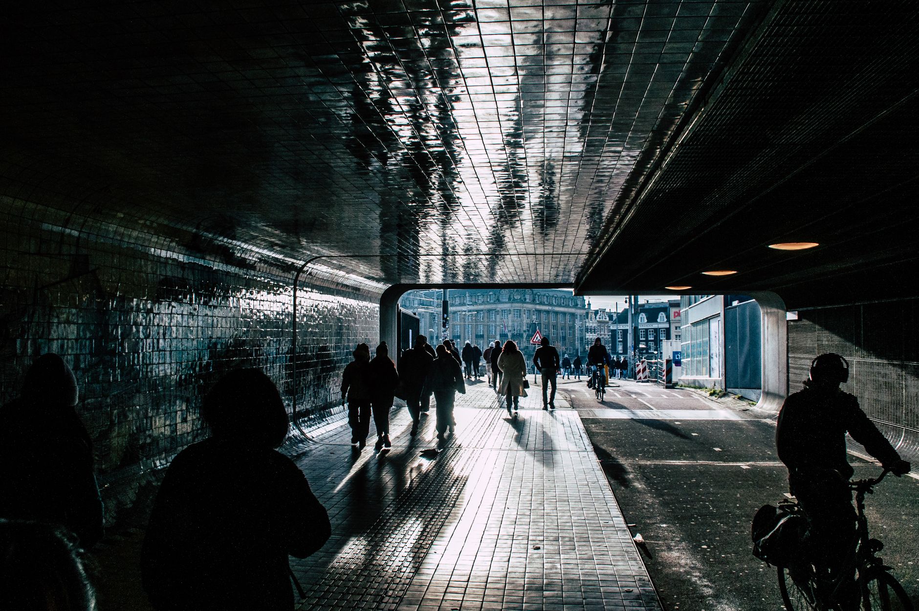 Reflective Jackets for Dark Commutes - Featured image