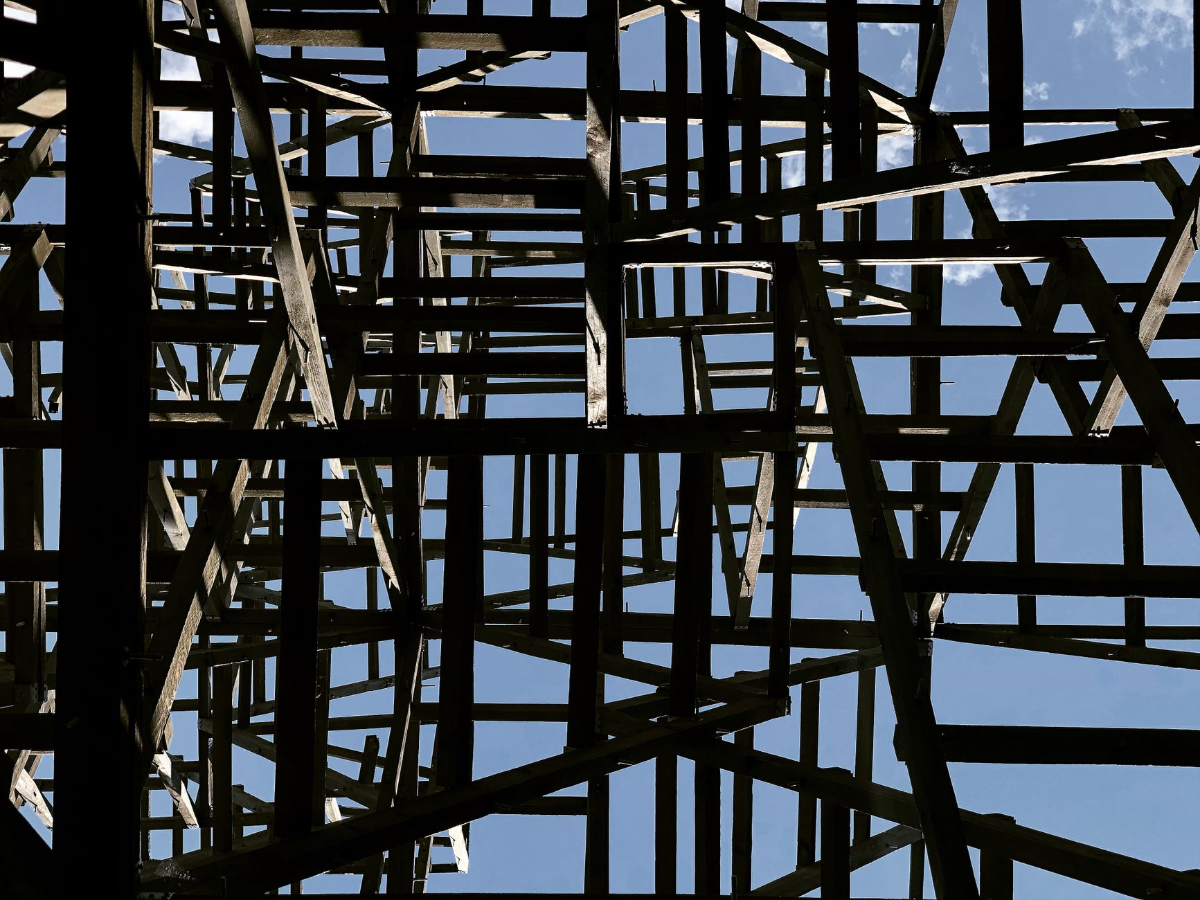 The Weekly Structure That Makes 4-Mile Runs Work