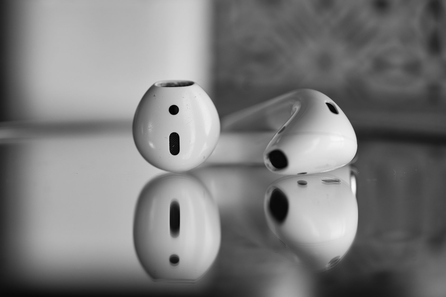 What Makes Earbuds Stay Secure During High-Intensity Running?