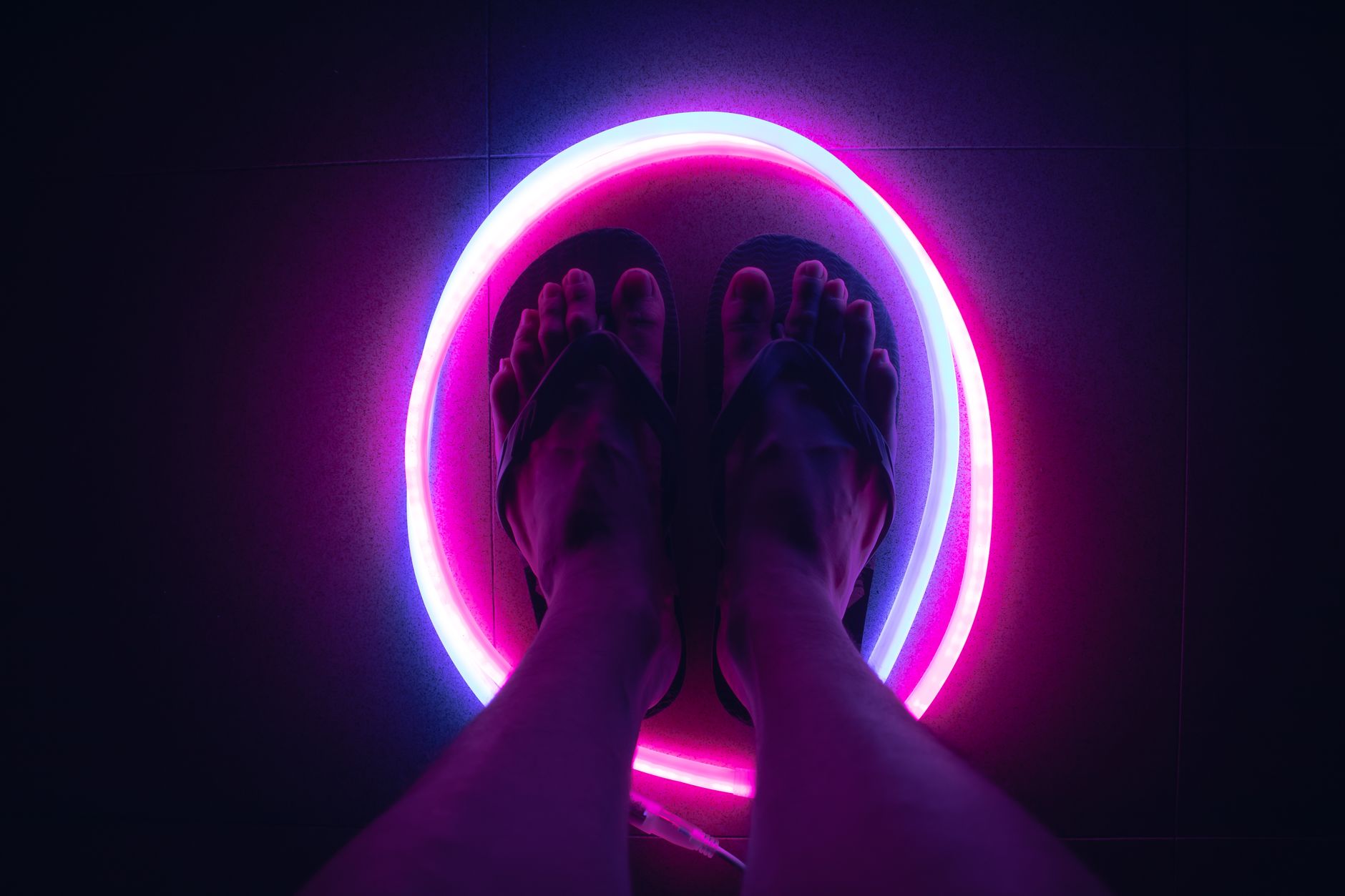 When and Where Should You Actually Wear Glow Bands?