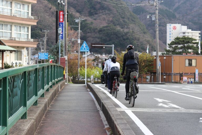 Why Easy Cycling Stays in the Moderate Range - Featured image