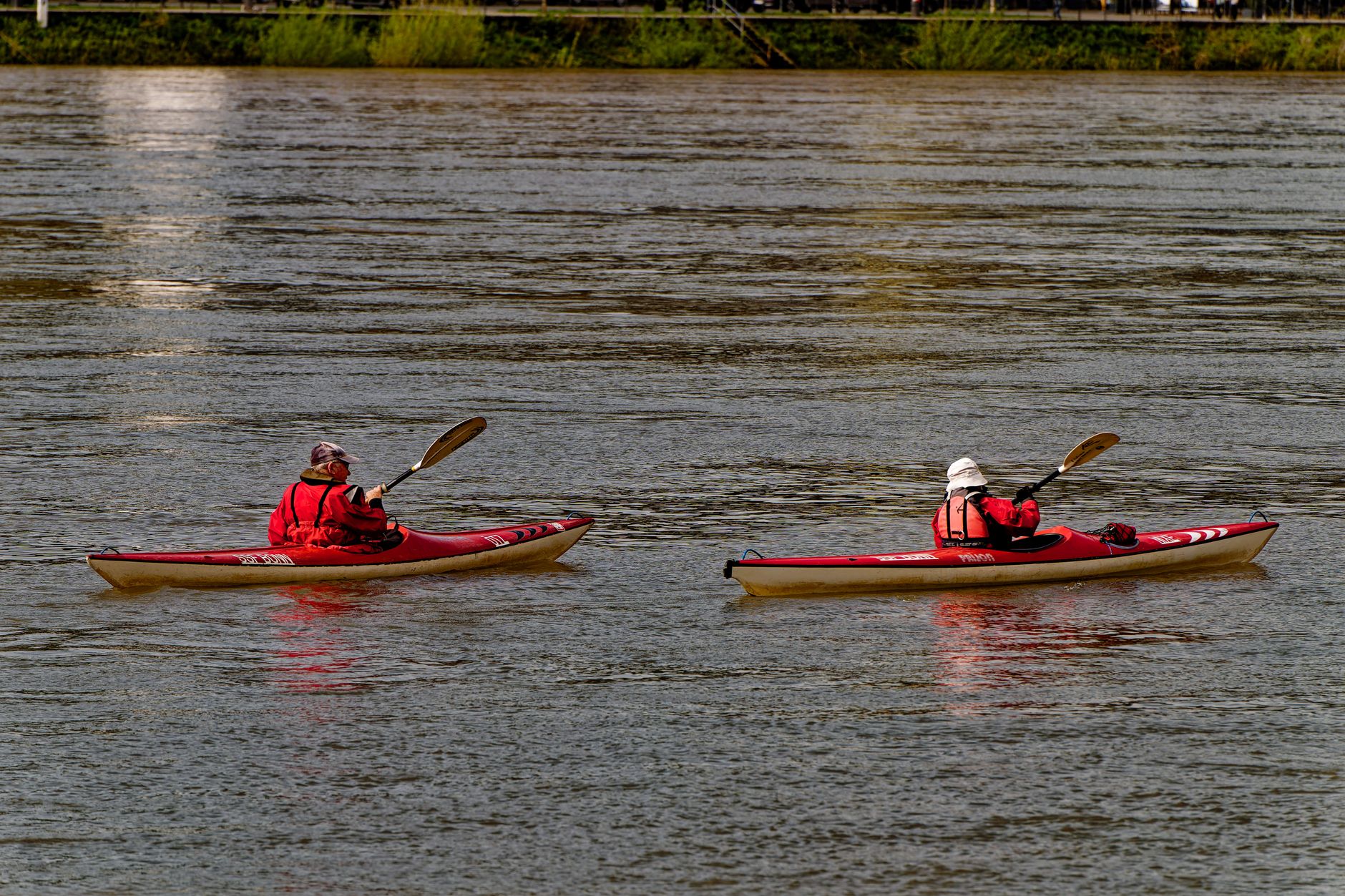 Canoeing vs. Kayaking: Understanding the Differences