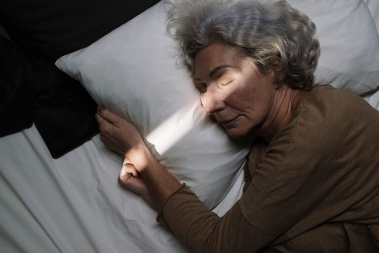 Cardio and Sleep Quality in Aging Adults - Featured image