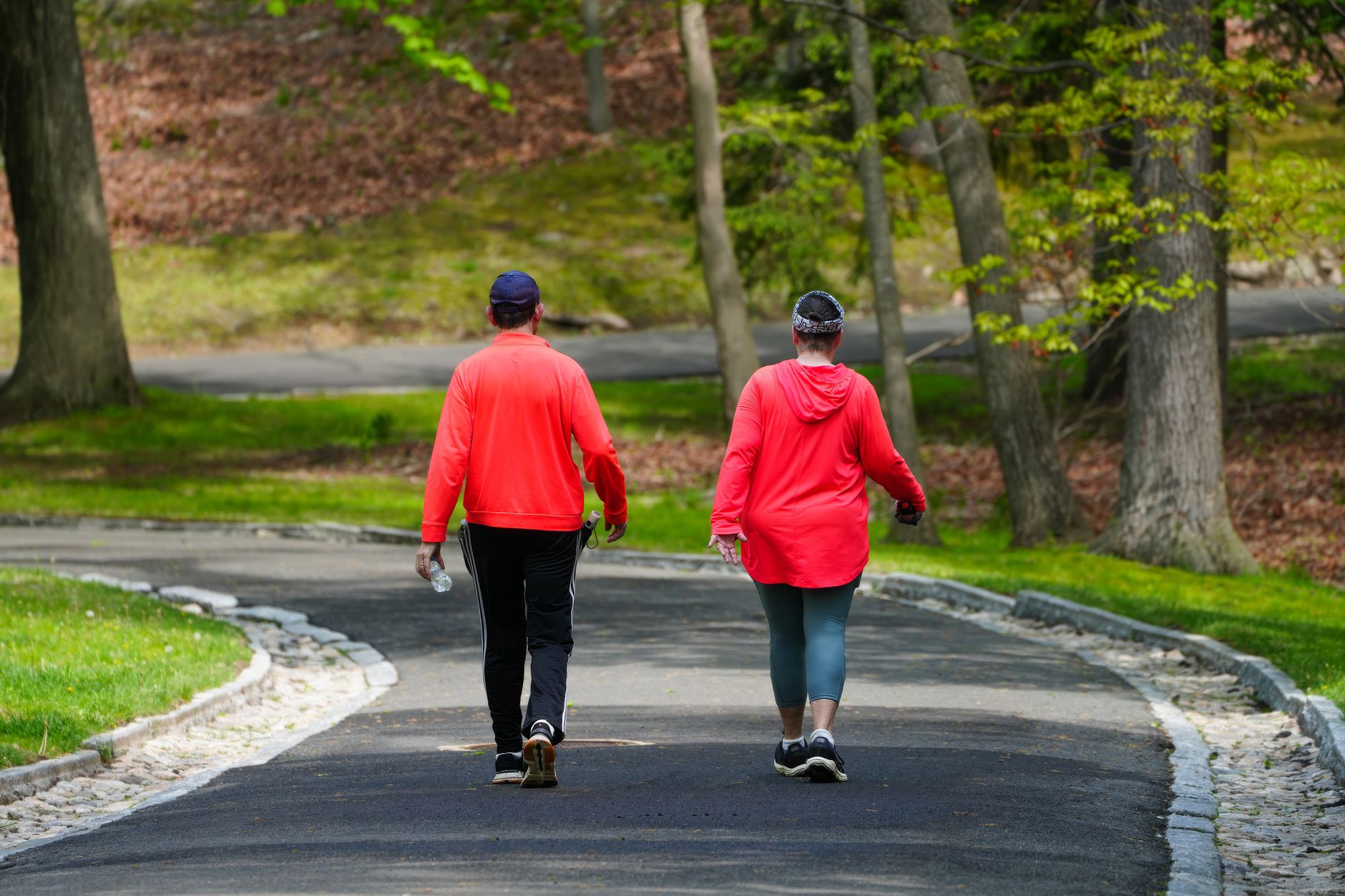 Community trail running events welcome all participants regardless of experience level - Featured image