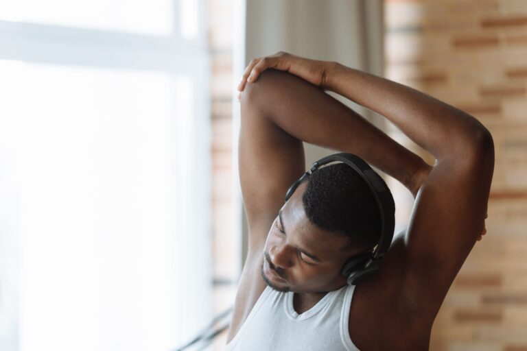 How Music Reduces Running Effort: Neuroscience Behind Enhanced Performance - Featured image