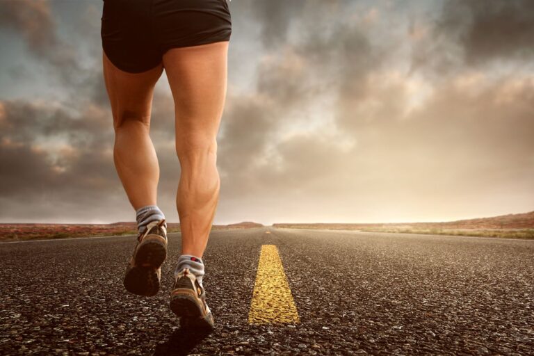 Evening Running as Days Get Shorter: Balancing Visibility and Bedtime - Featured image