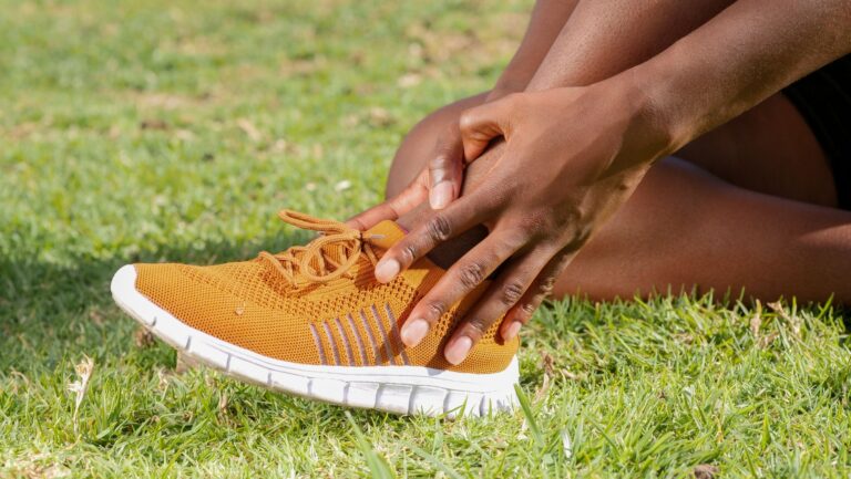 My Heel Hurts on the First Steps After Running - Featured image