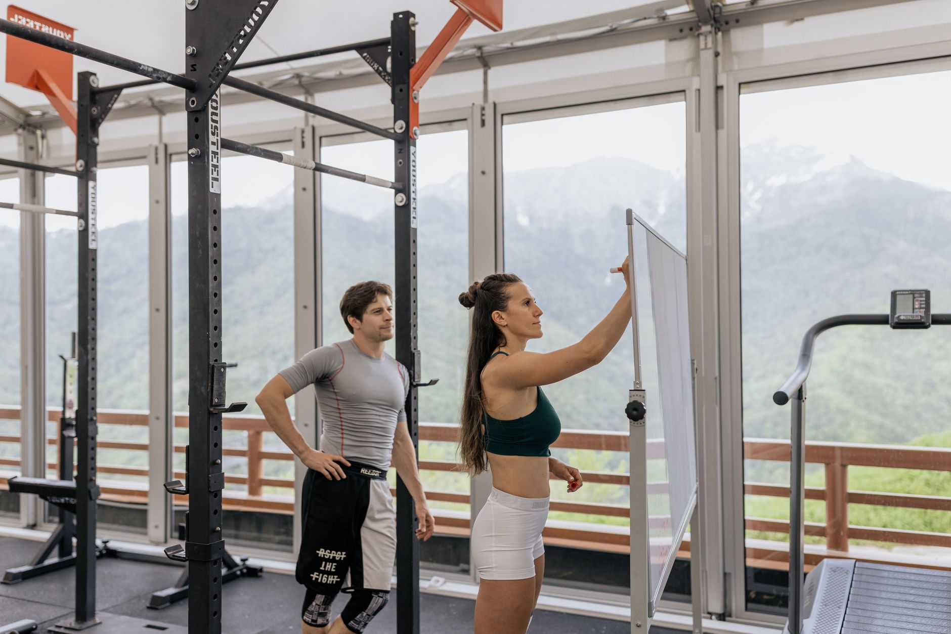 Heat Acclimatization Running FAQ: Pace, Distance, and Recovery Questions - Featured image