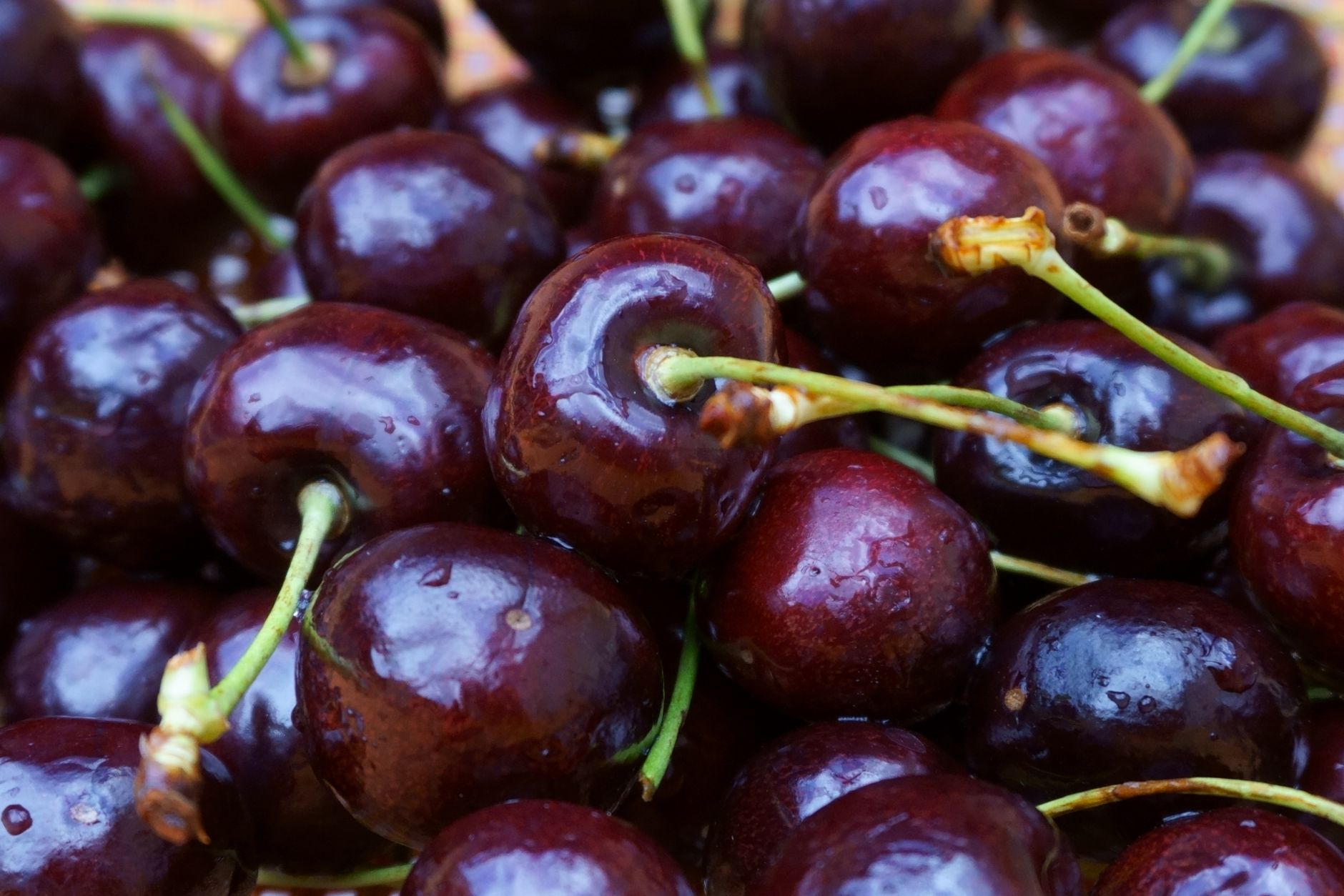 Tart Cherry Juice Running Explained: Pace, Effort, and Purpose - Featured image
