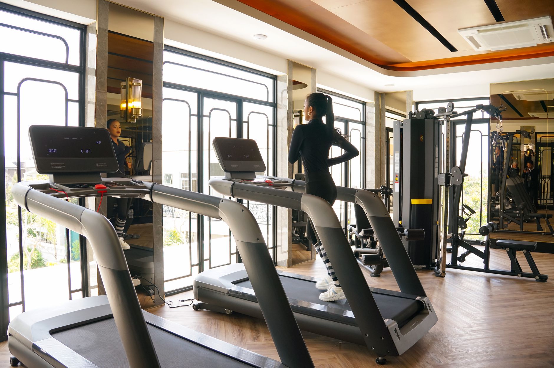 Treadmill Running Guide 2026: Training, Recovery, and Safety - Featured image